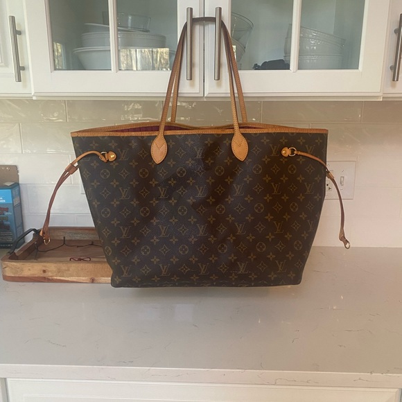 💎GET TWO💎Louis Vuitton Neverfull GM & Clutch - Picture 14 of 17